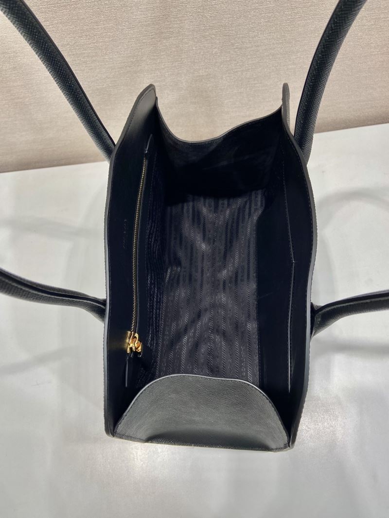Pra*a tote bags